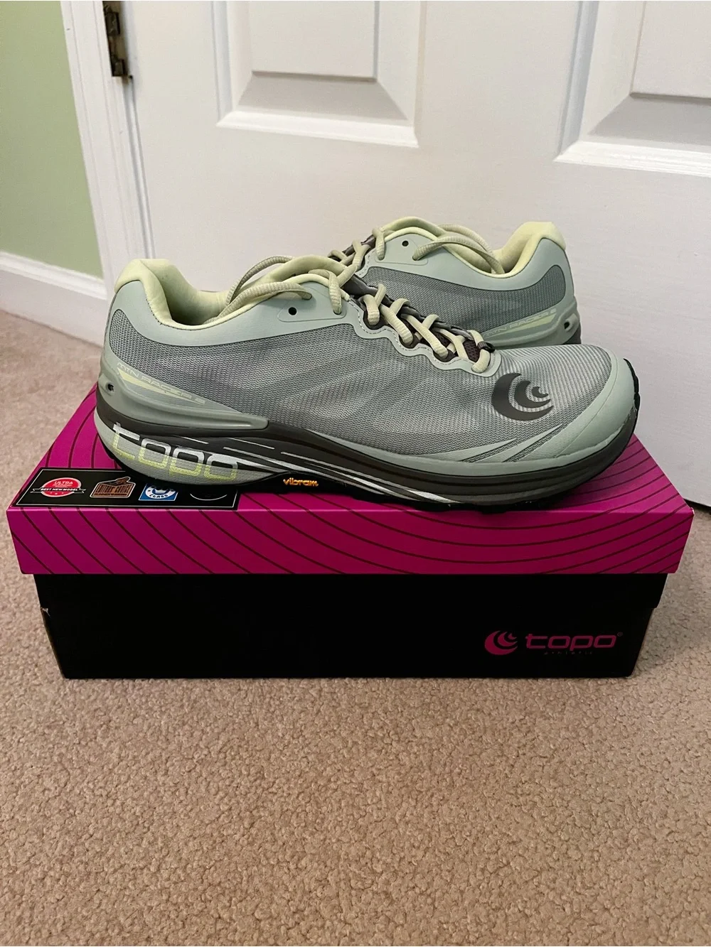 NEW Topo Athletic Women’s Mtn Racer 2 Moss Green Grey Trail Shoes (size 9) - Picture 9 of 13